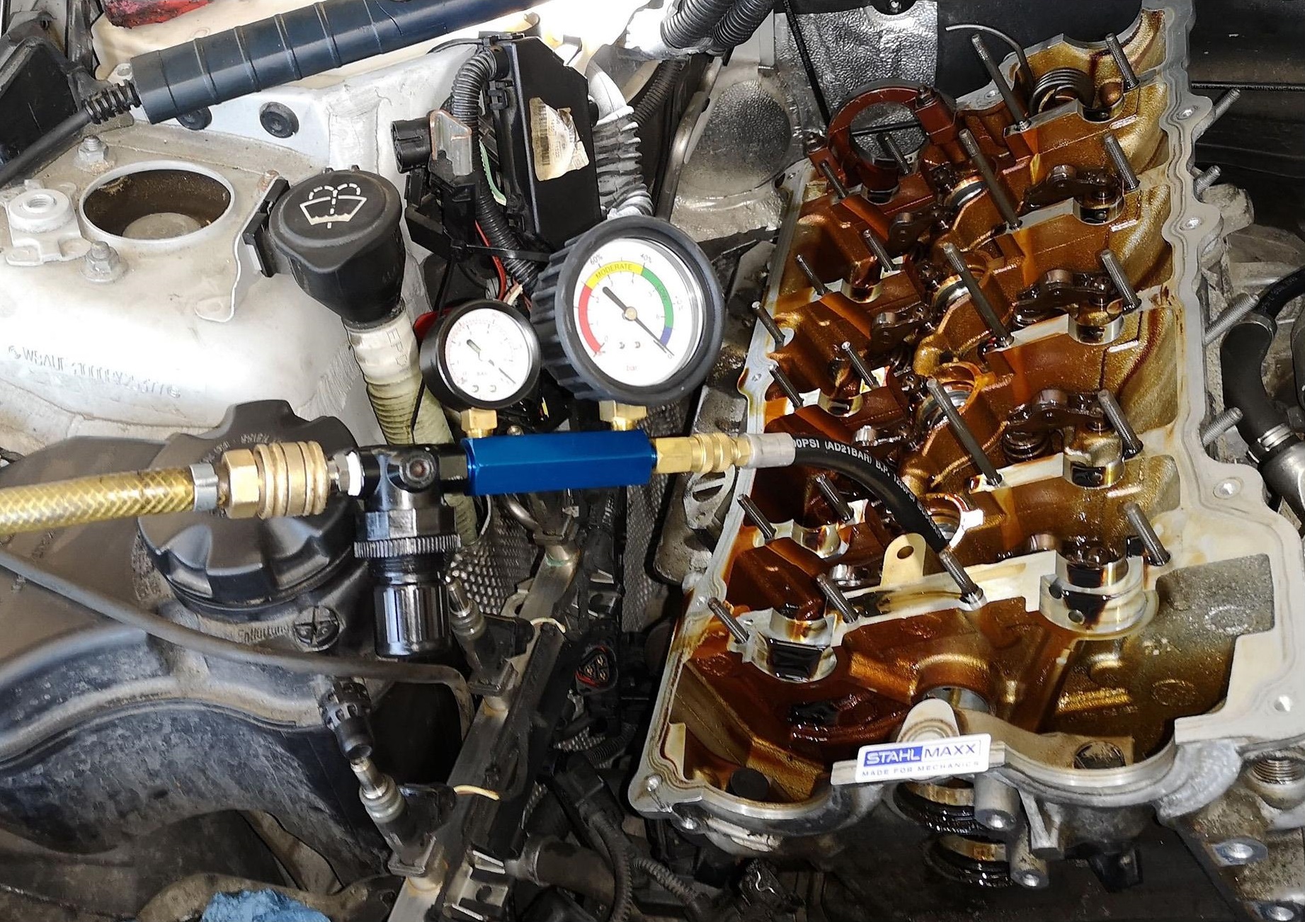 Sada na testovanie kompresie a straty tlaku benzínových a naftových motorov, STAHLMAXX 52020